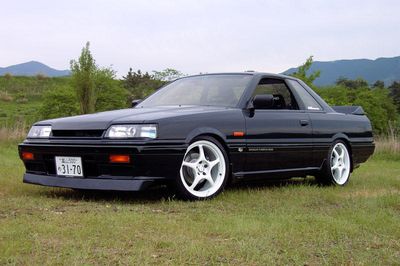 Автостекла Nissan Skyline R31 c установкой в Москве